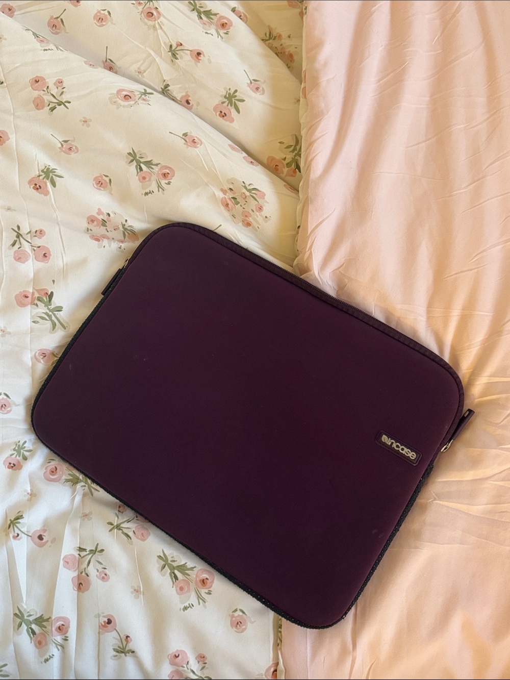 Incase Deep Purple Neoprene Tablet Sleeve